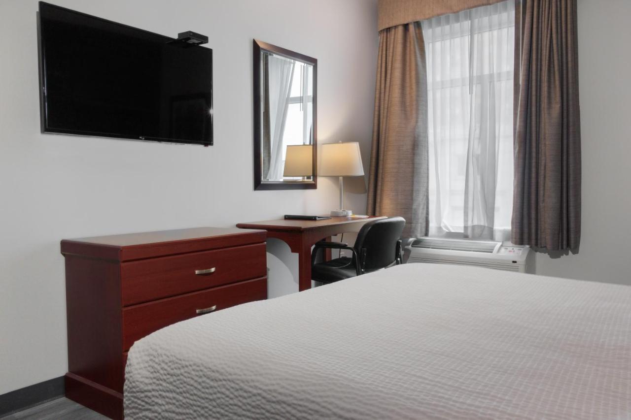 Premier Inn & Suites - Downtown המילטון מראה חיצוני תמונה