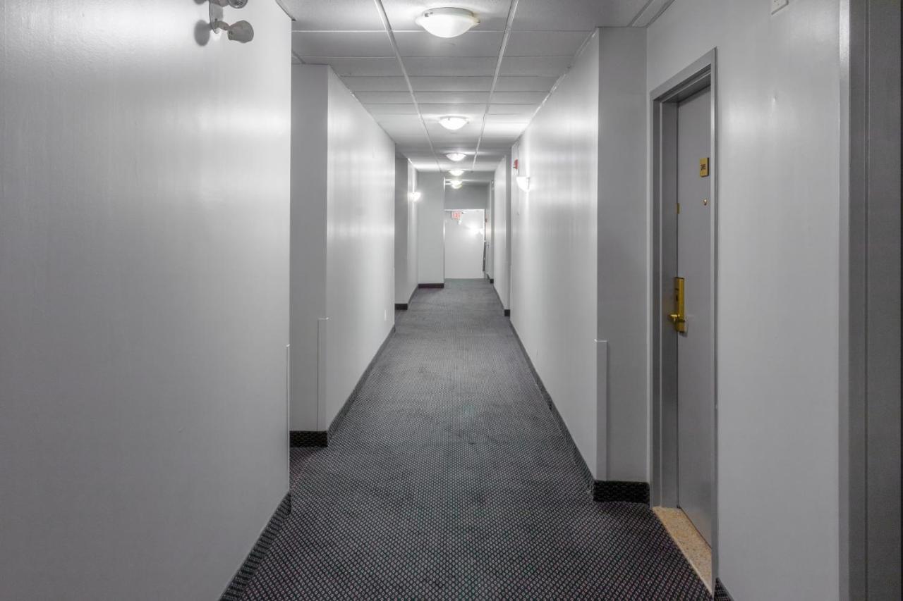 Premier Inn & Suites - Downtown המילטון מראה חיצוני תמונה