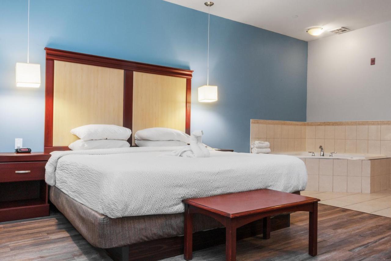 Premier Inn & Suites - Downtown המילטון מראה חיצוני תמונה